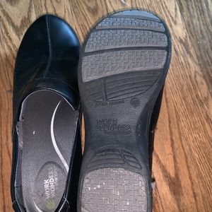 Dansko working wonders clog black leather